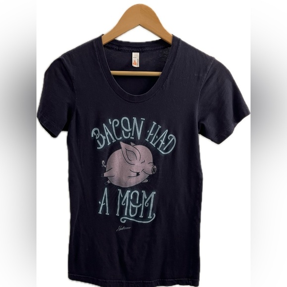 Woman’s blue Tshirt short sleeves size M pink pig Ba’con Had a Mom - Picture 2 of 7